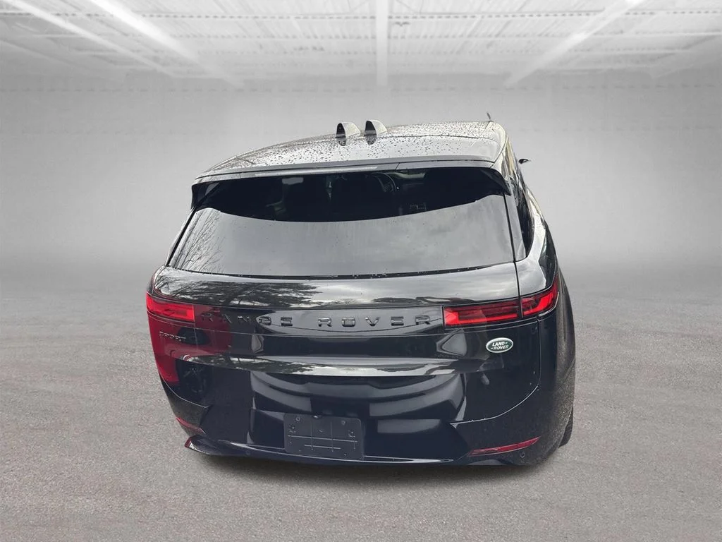 Used 2023 Black Land Rover First Edition image 11