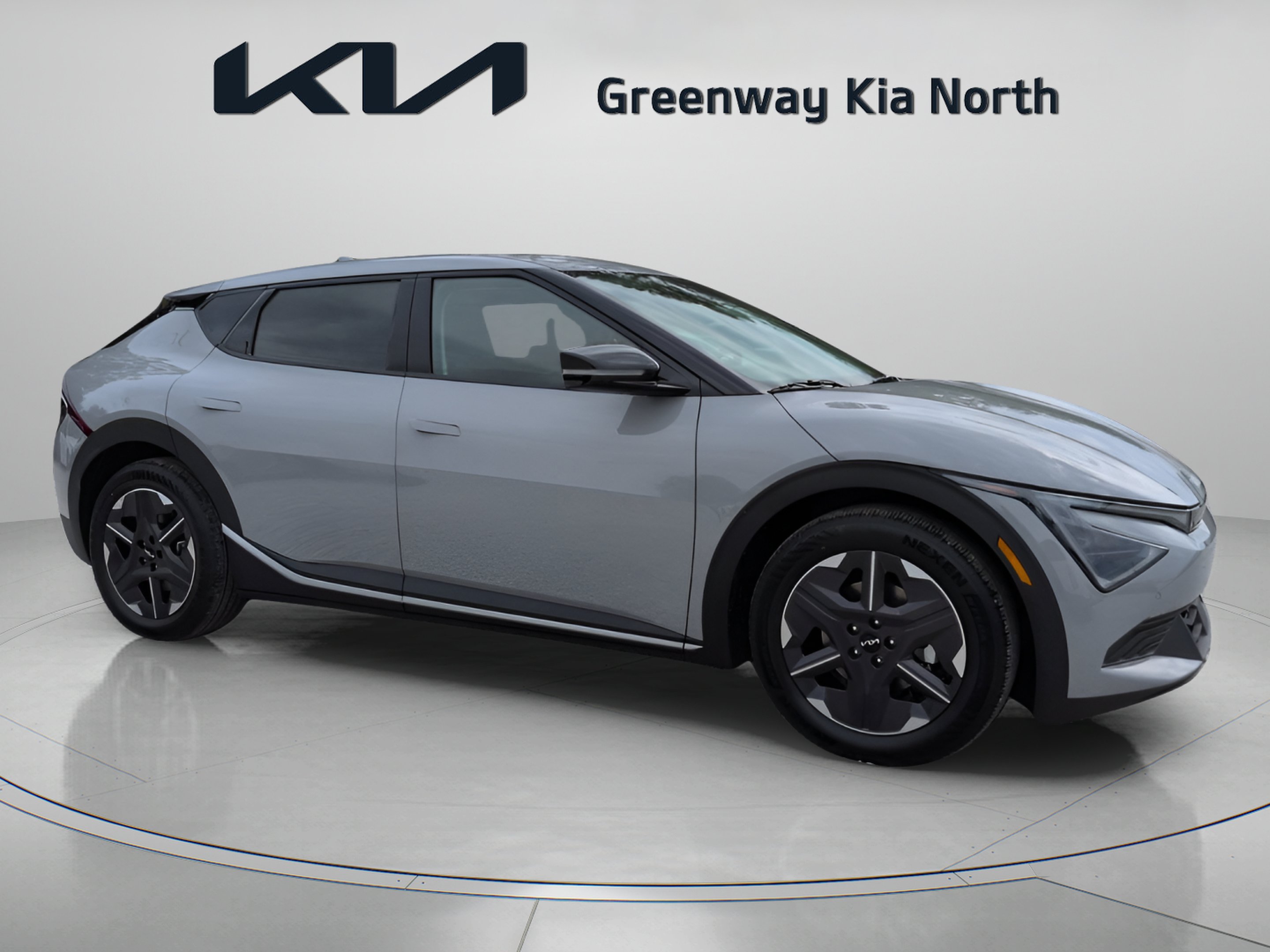 New 2026 Wolf Gray Kia Light Long Range image 9