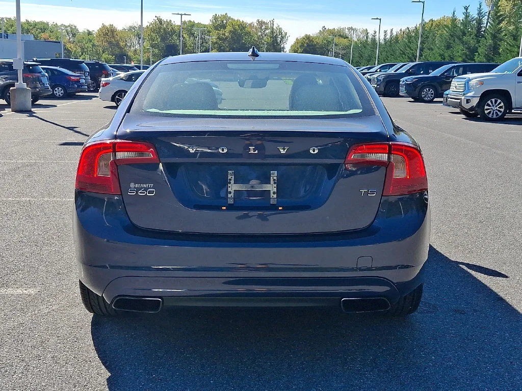 Used 2015 Blue Volvo T5 Premier image 5