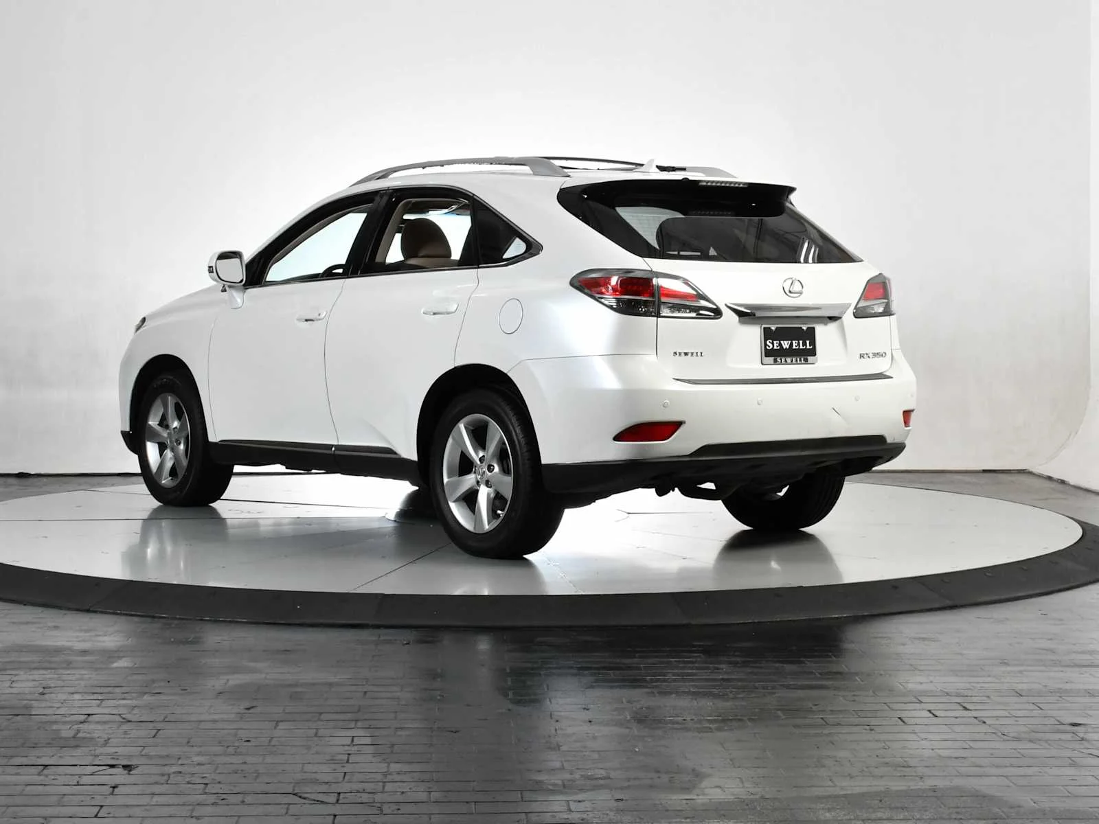 Used 2013 Starfire Pearl Lexus  image 3