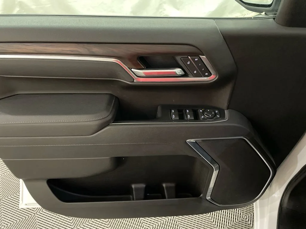 2025 GMC Sierra 1500 SLT - Photo 13