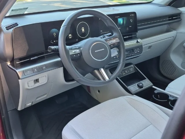 Used 2025 Red Hyundai SEL Convenience image 29