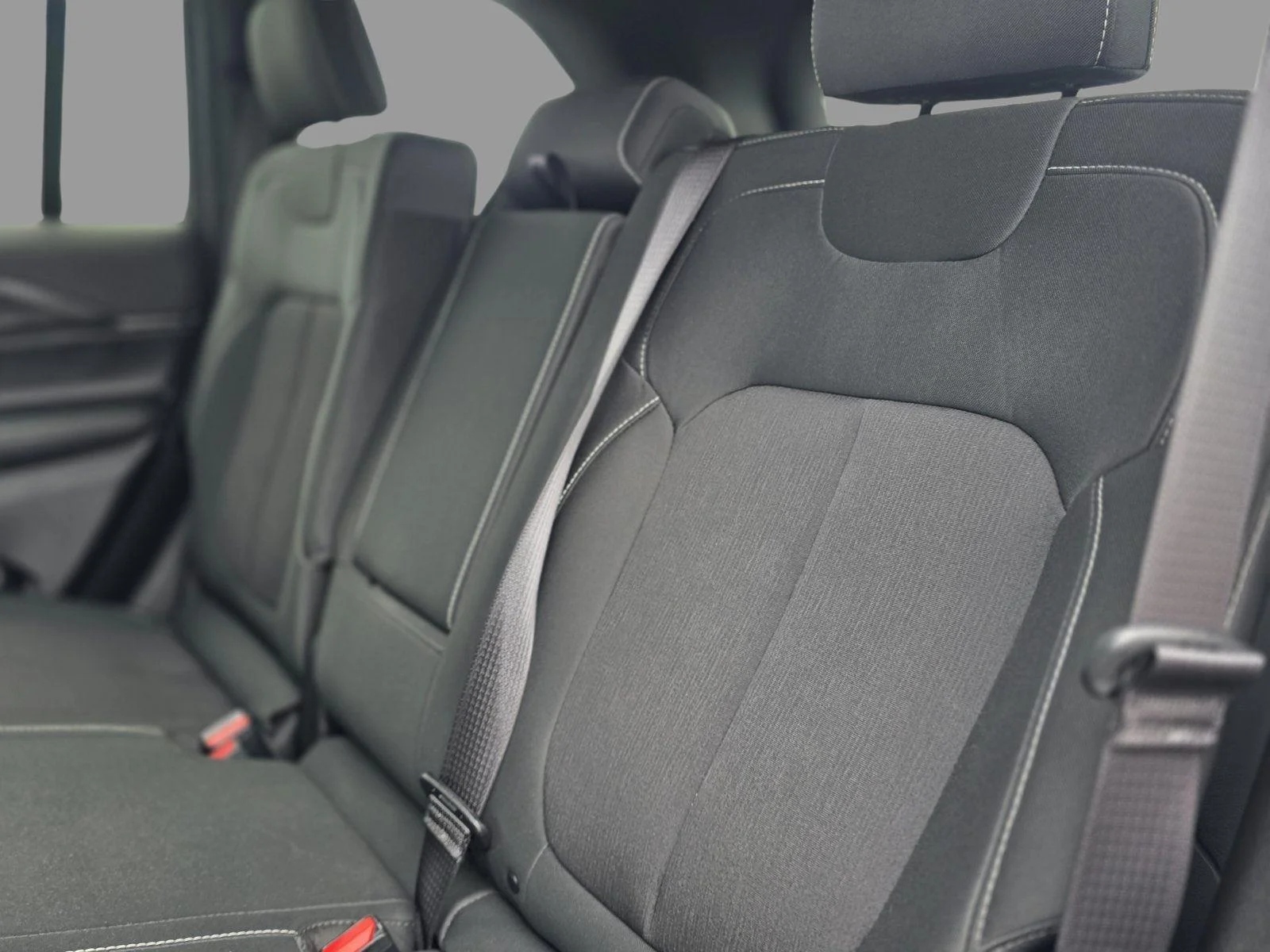 Used 2025 Bright White Clearcoat Jeep Laredo X image 28