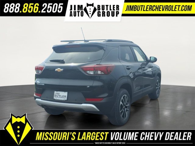 New 2026 Mosaic Black Metallic Chevrolet LT image 4