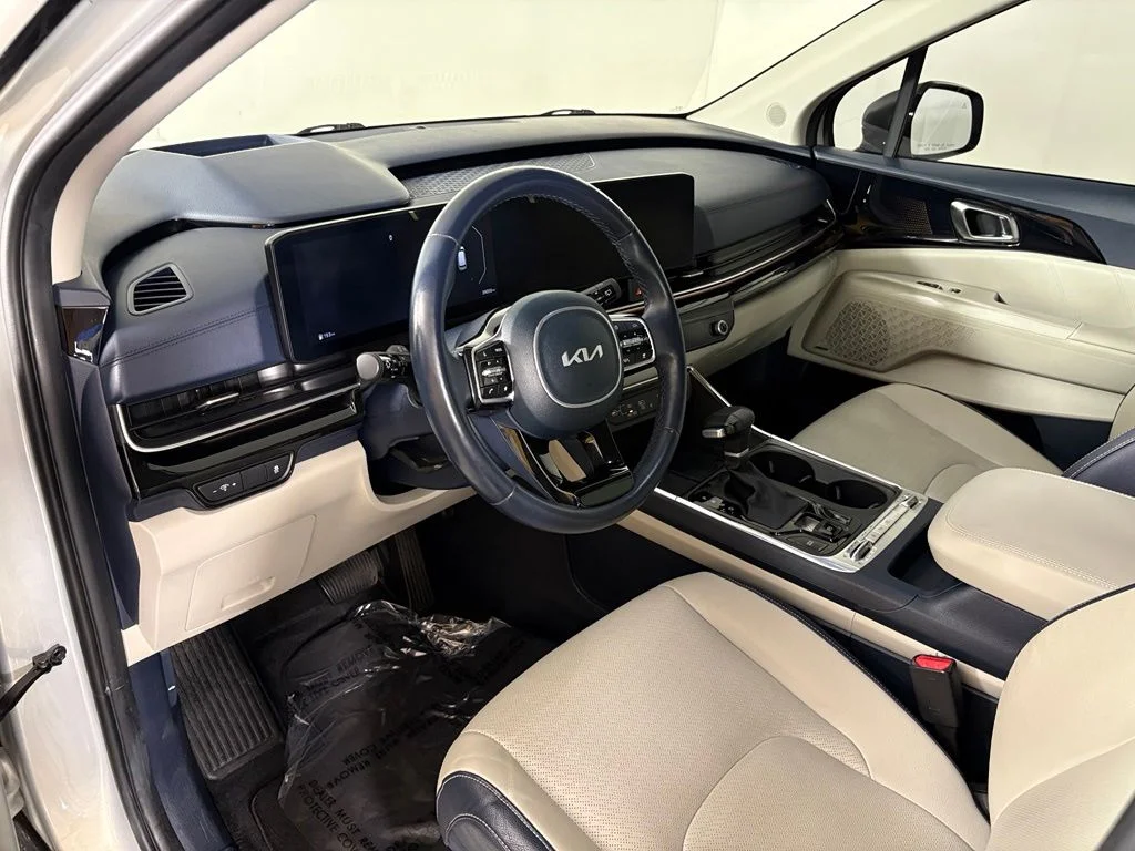 Used 2025 White Kia SX Prestige image 17