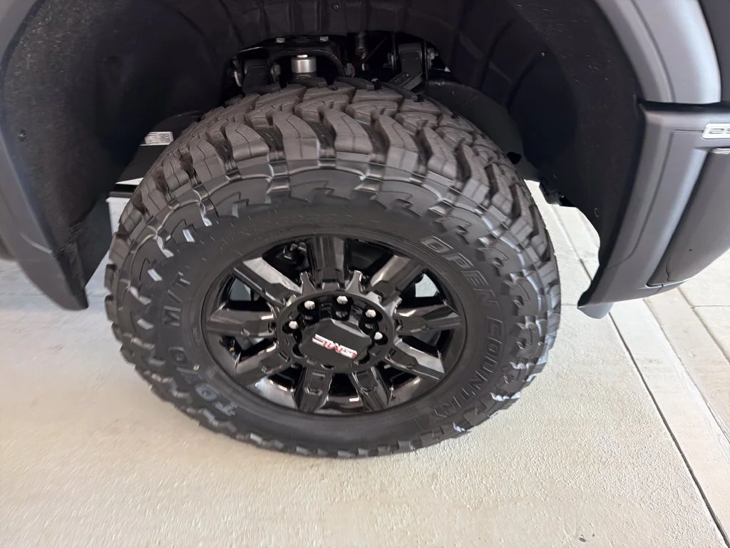 New 2026 Onyx Black GMC AT4 image 5