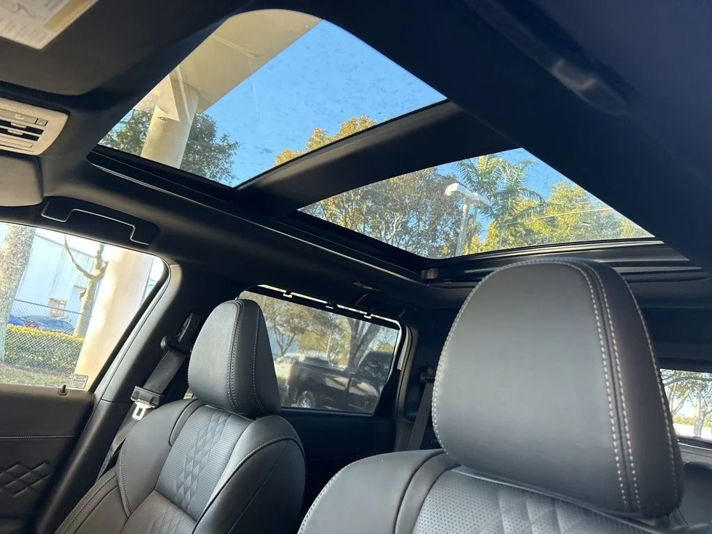 2025 Mitsubishi Outlander Plug-in Hybrid SEL Black Edition - Photo 18