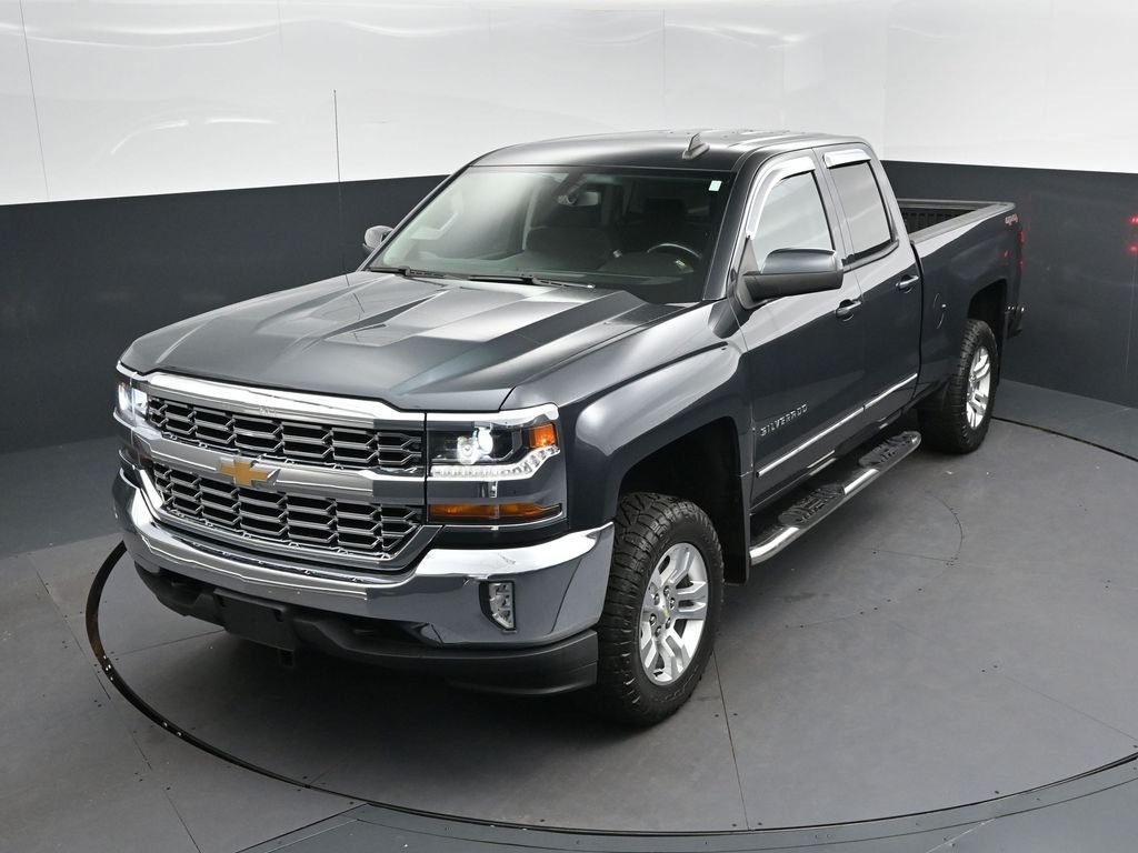 Used 2017 Gray Chevrolet LT image 28
