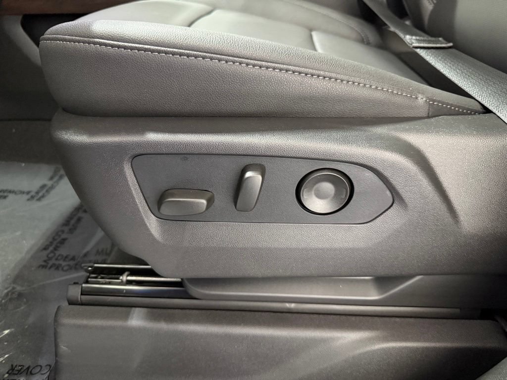 New 2026 Onyx Black GMC SLT image 6
