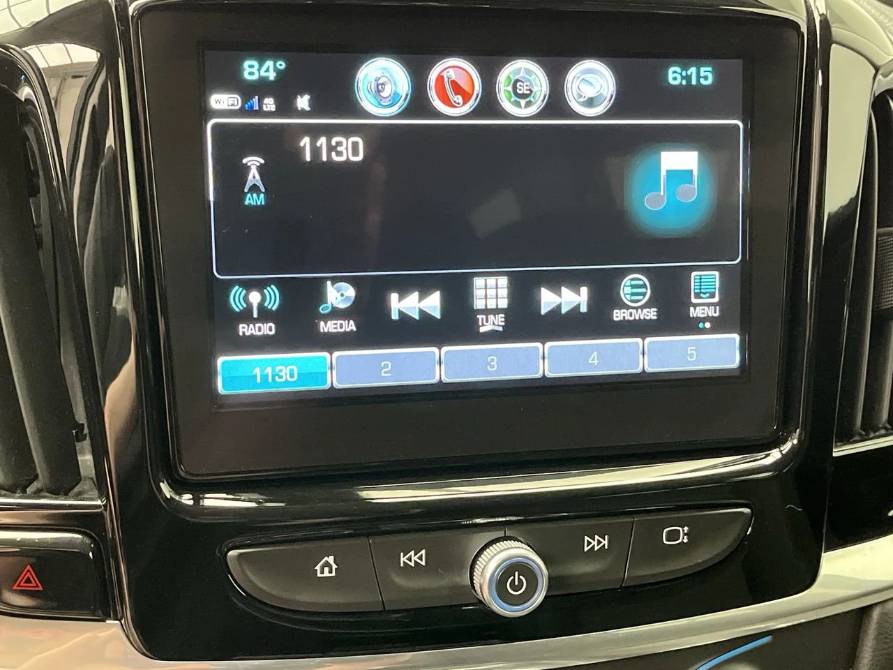 Used 2019 SUMMIT WHITE Chevrolet LT Cloth image 19