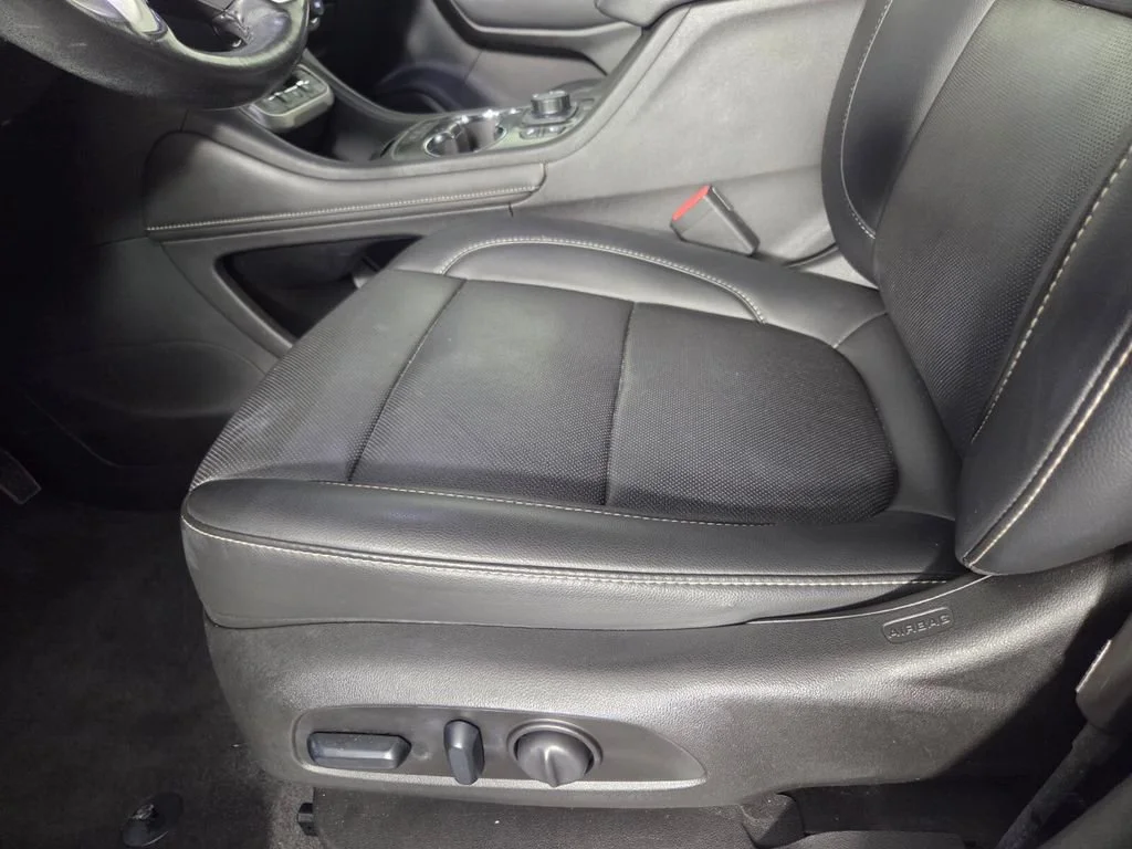 2021 GMC Acadia SLT - Photo 11