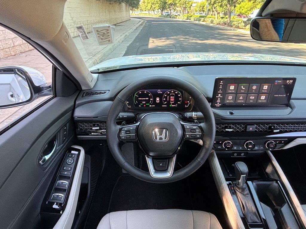 New 2026 Platinum White Pearl Honda Touring image 12