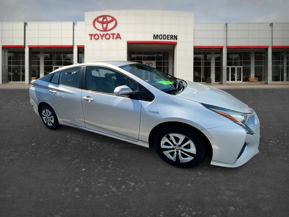Used 2018 Classic Silver Metallic Toyota Two image 23