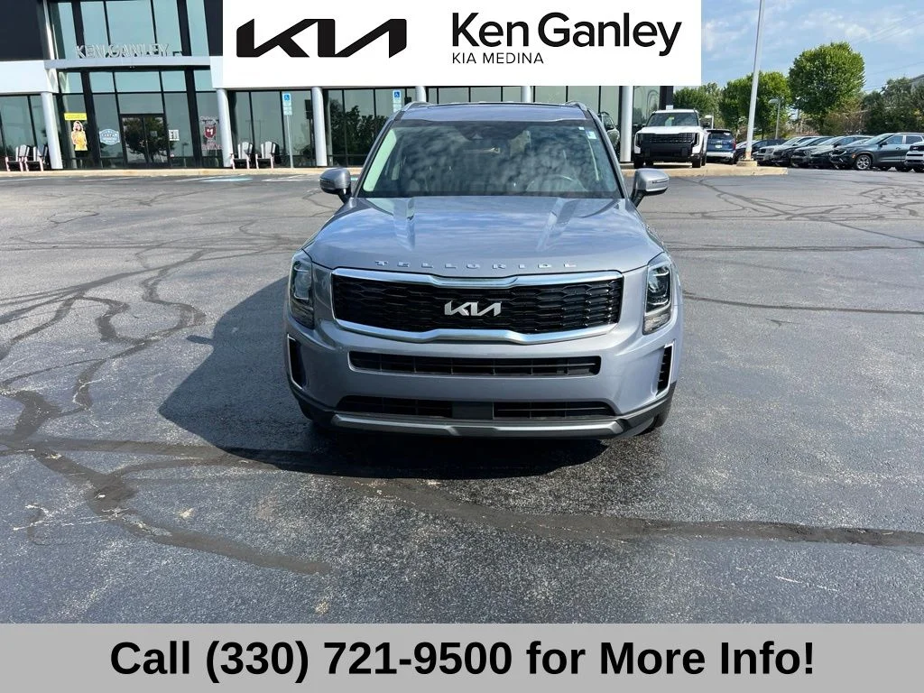 Certified Used 2022 Silver Kia S image 3