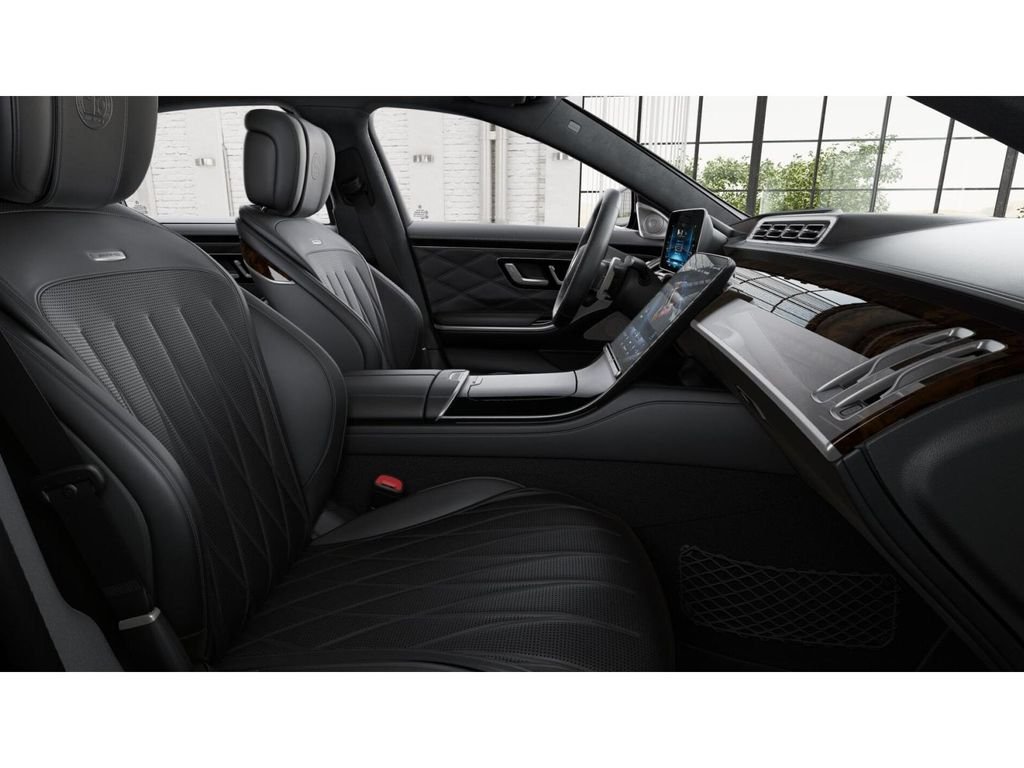 Used 2025 Black Mercedes-Benz  image 4