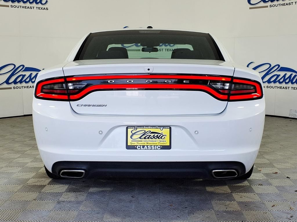 Used 2022 White Knuckle C Dodge SXT image 4