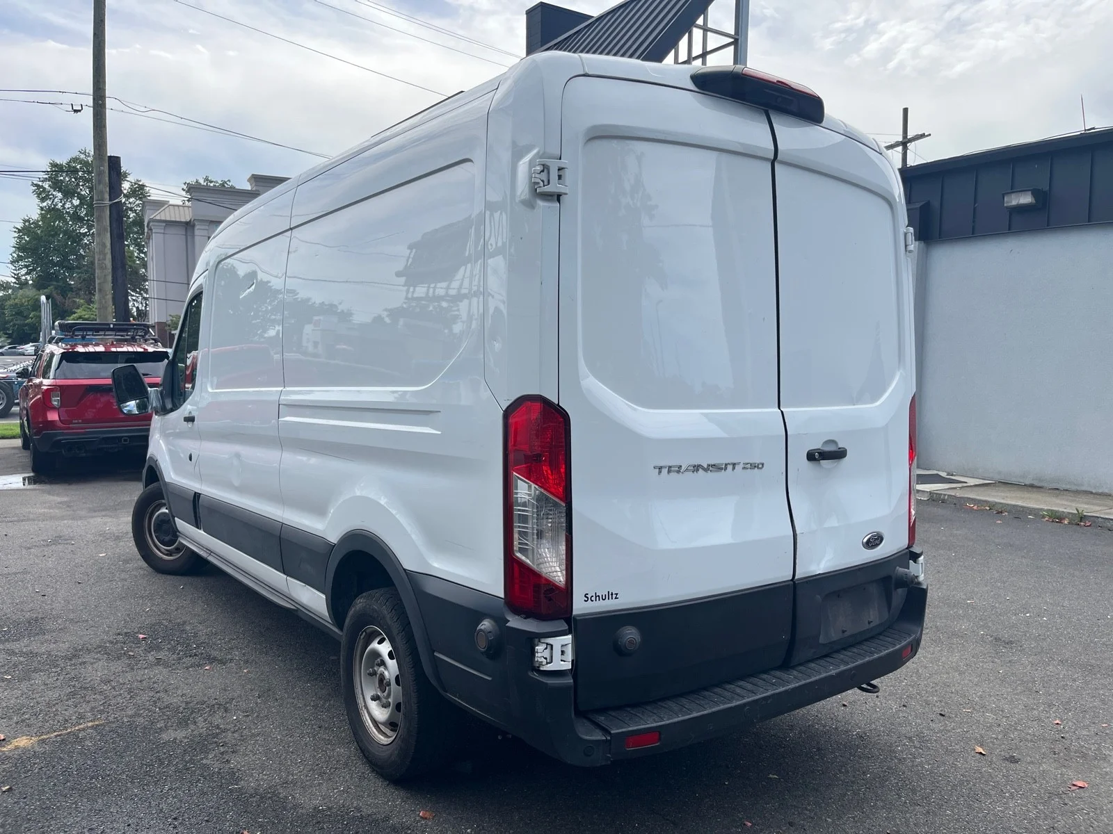 Used 2020 Oxford White Ford T250 MED ROOF image 4
