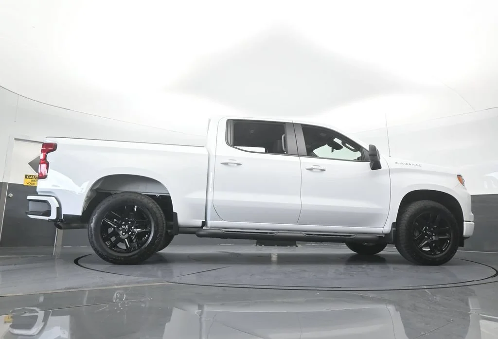 Used 2026 Summit White Chevrolet RST image 57