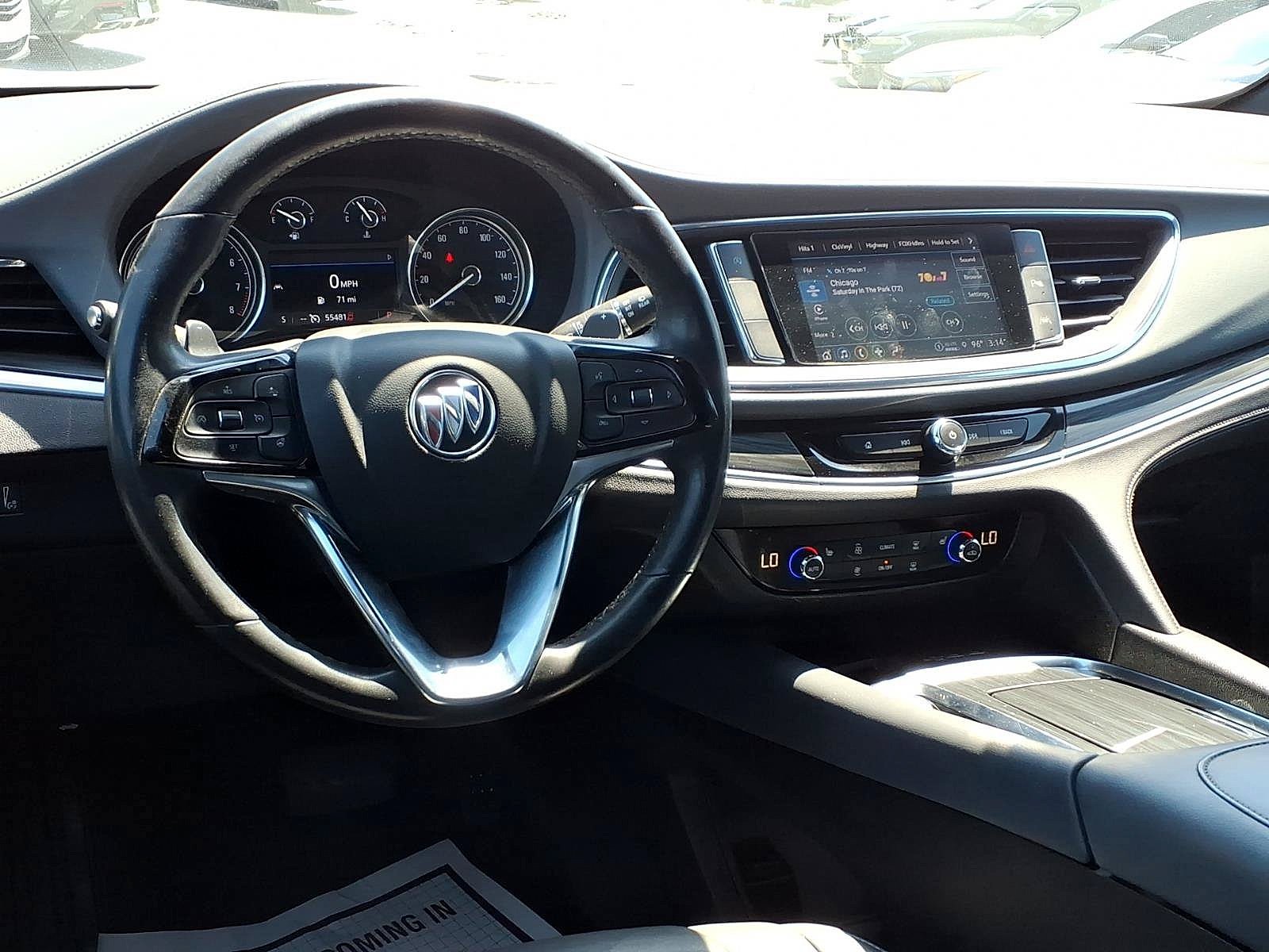 Used 2023 Summit White Buick Essence image 3