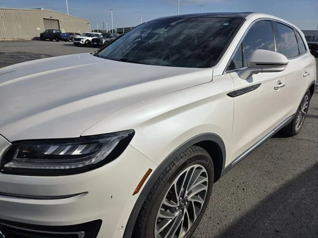 Used 2019 White Lincoln Reserve image 4