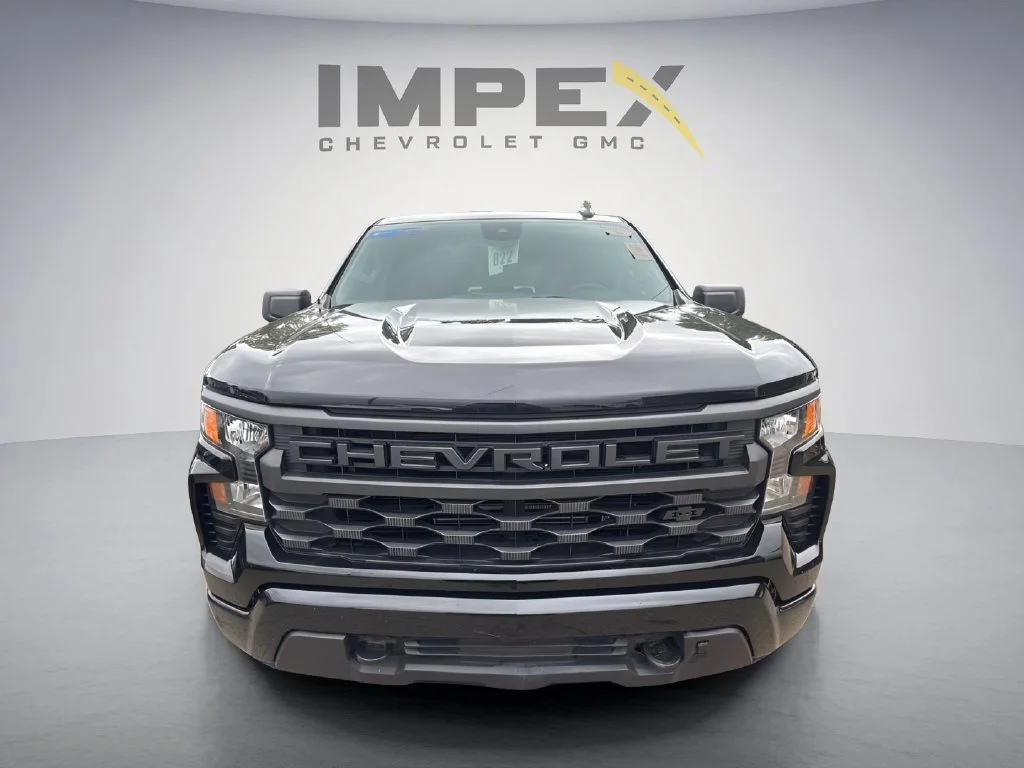 Used 2024 Black Chevrolet Custom image 6