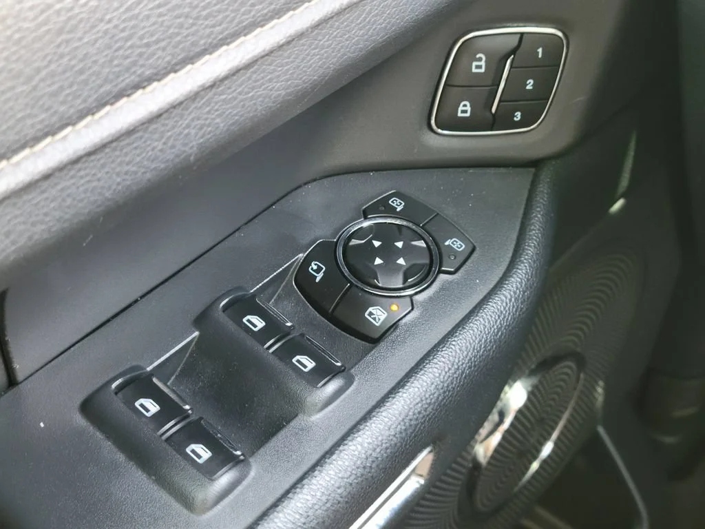 Used 2024 Black Ford XLT image 26
