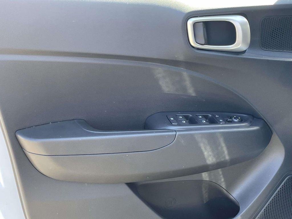 New 2026 White Hyundai SE image 13