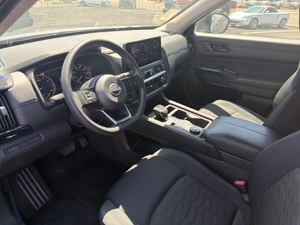 Used 2026  Nissan S image 6