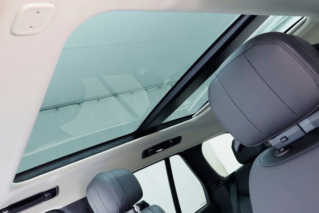 2025 Land Rover Range Rover SE - Photo 14