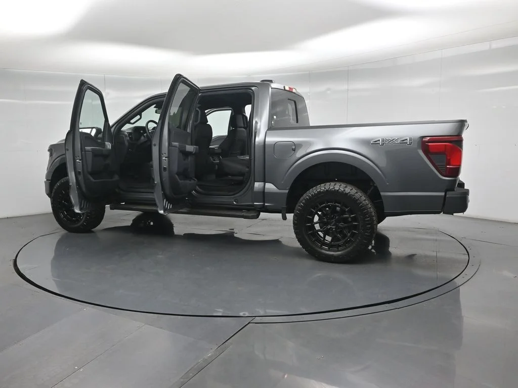 New 2026 Carbonized Gray Metallic Ford XLT image 34