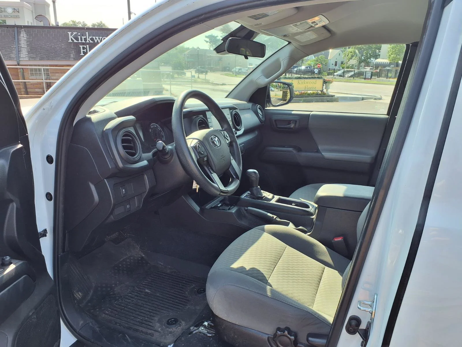 Certified Used 2022 White Toyota SR image 19