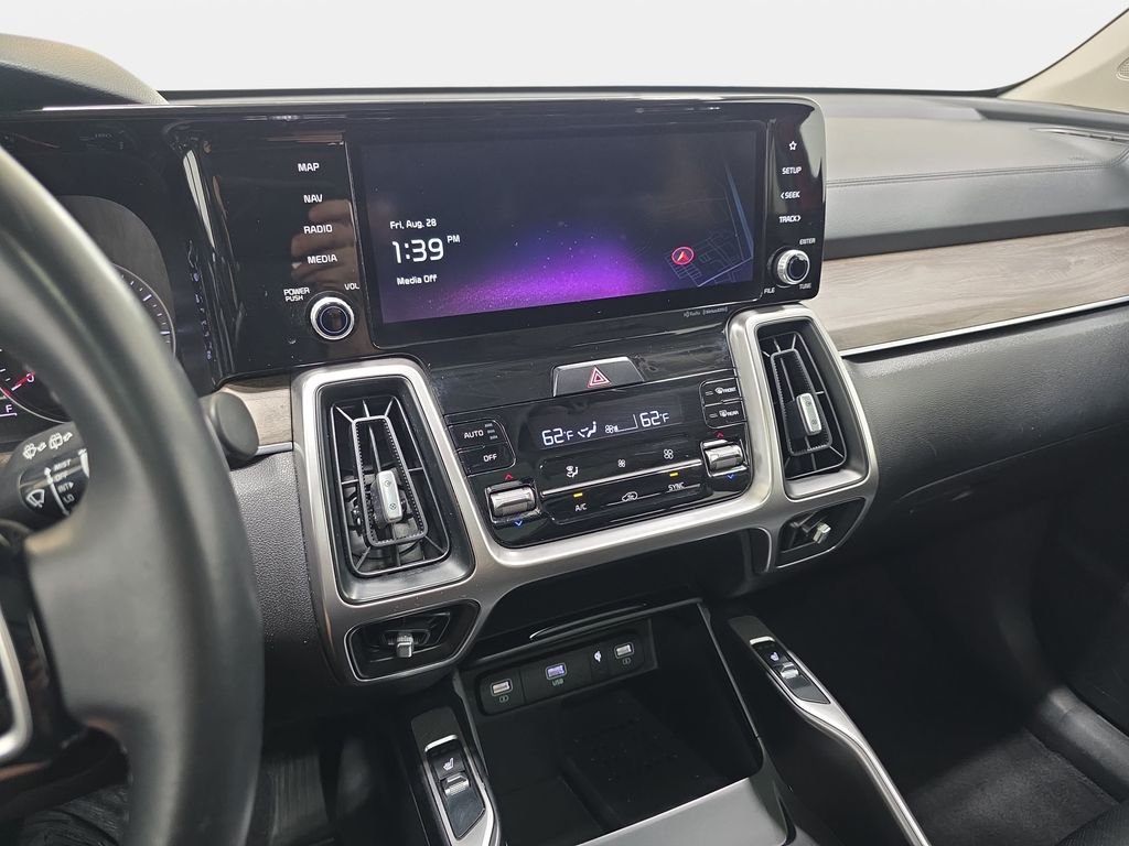 Used 2022 Passion Red Tintcoat Kia X-Line EX image 20