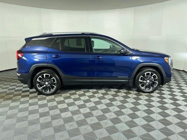 Used 2022 Marine Metallic GMC SLT image 7