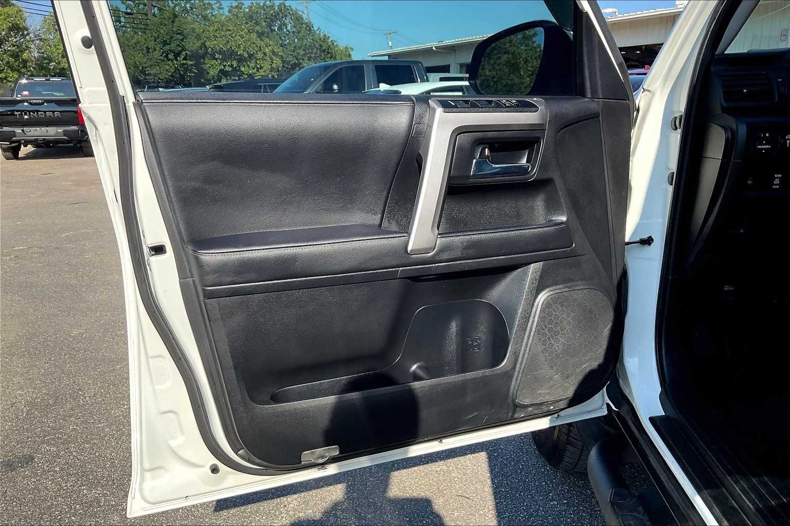 Used 2020 Super White Toyota SR5 image 20