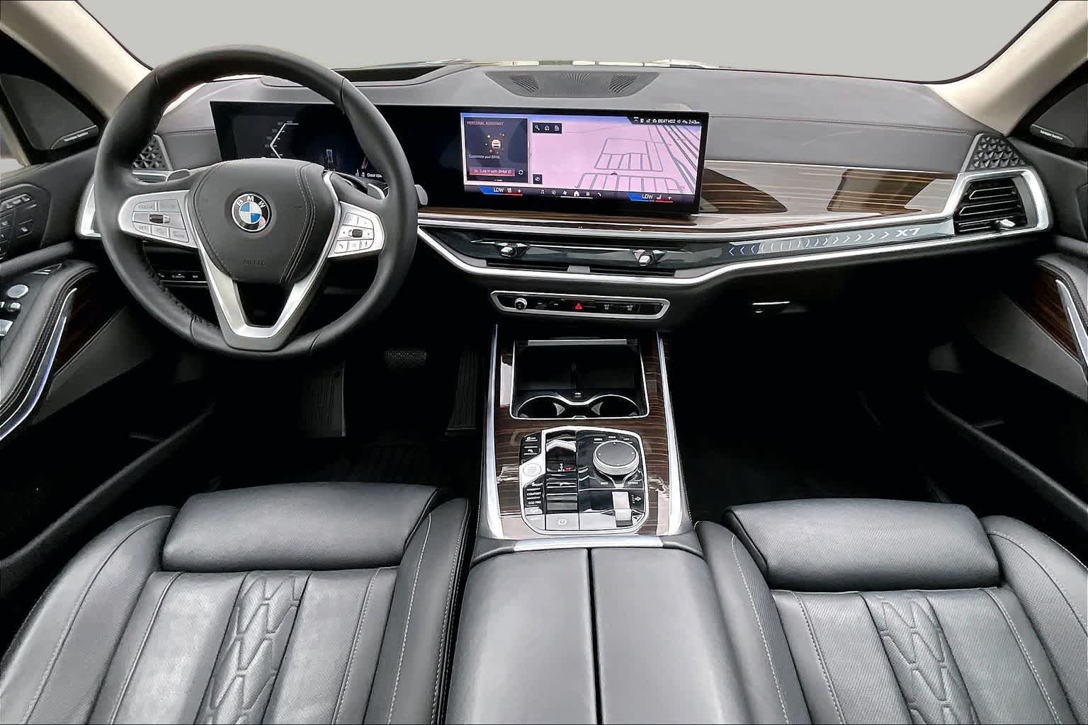 Used 2026 Skyscraper Grey Metallic BMW xDrive40i image 15
