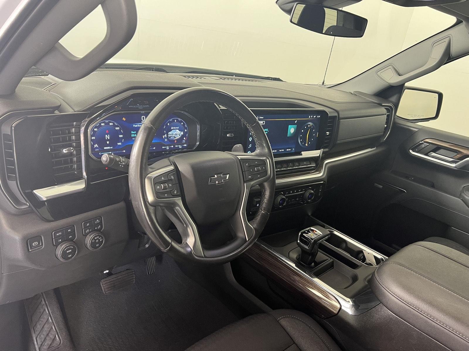 Used 2023 Summit White Chevrolet RST image 4