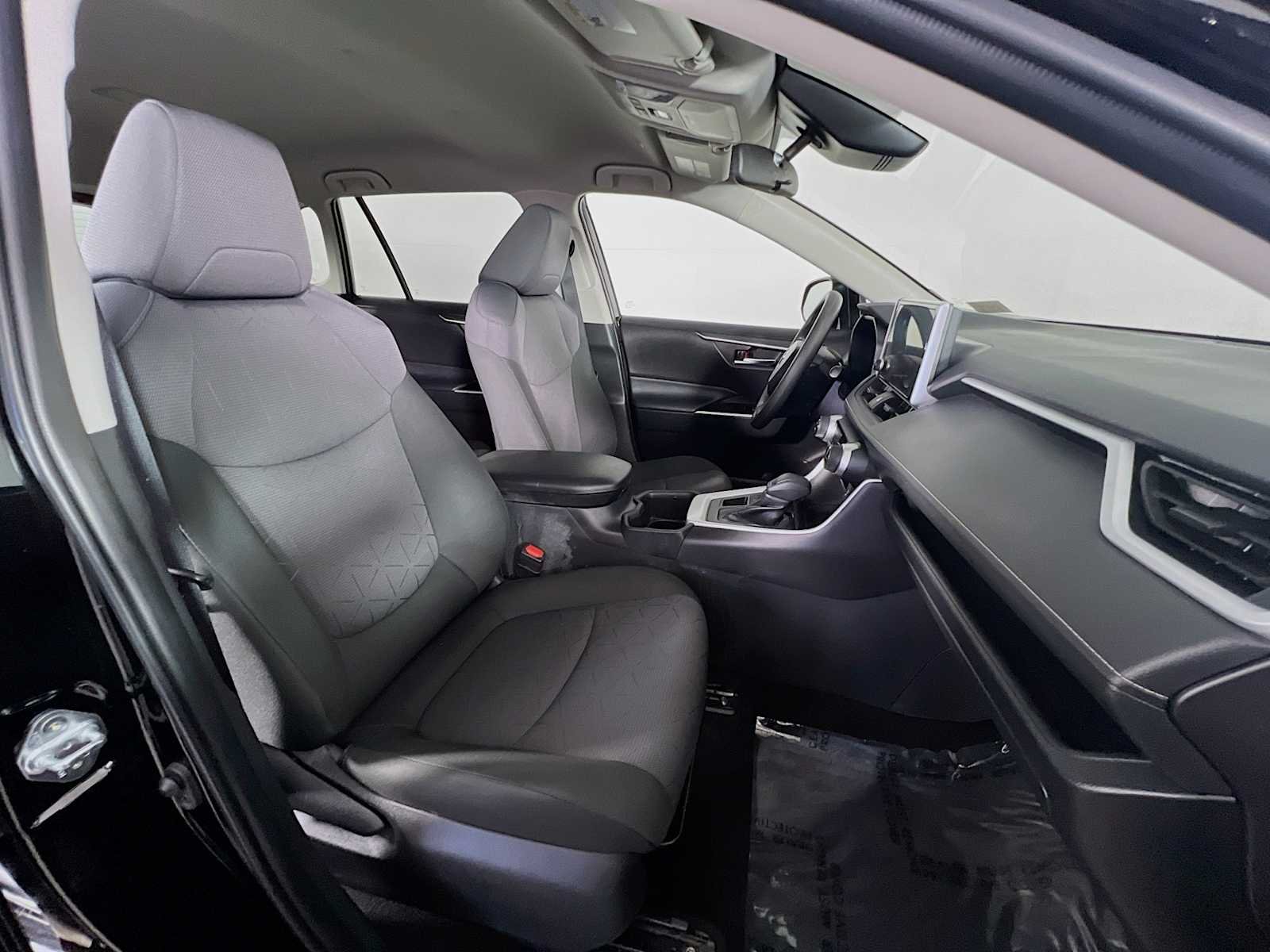 Used 2025 Midnight Black Metallic Toyota XLE image 27