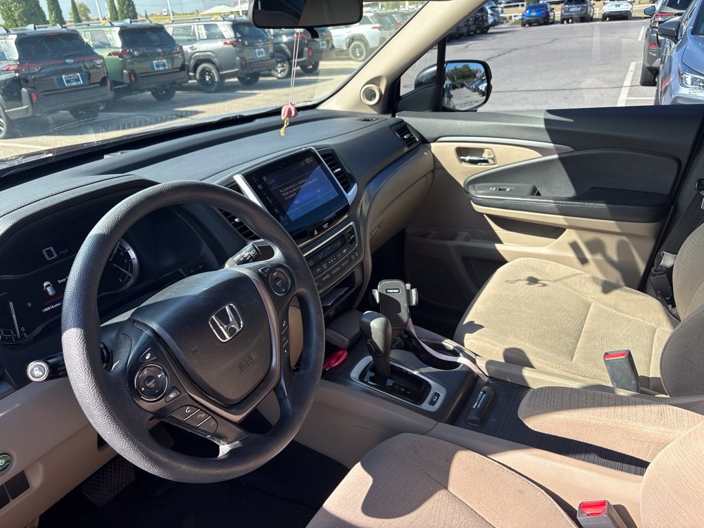 Used 2016 Red Honda EX image 4