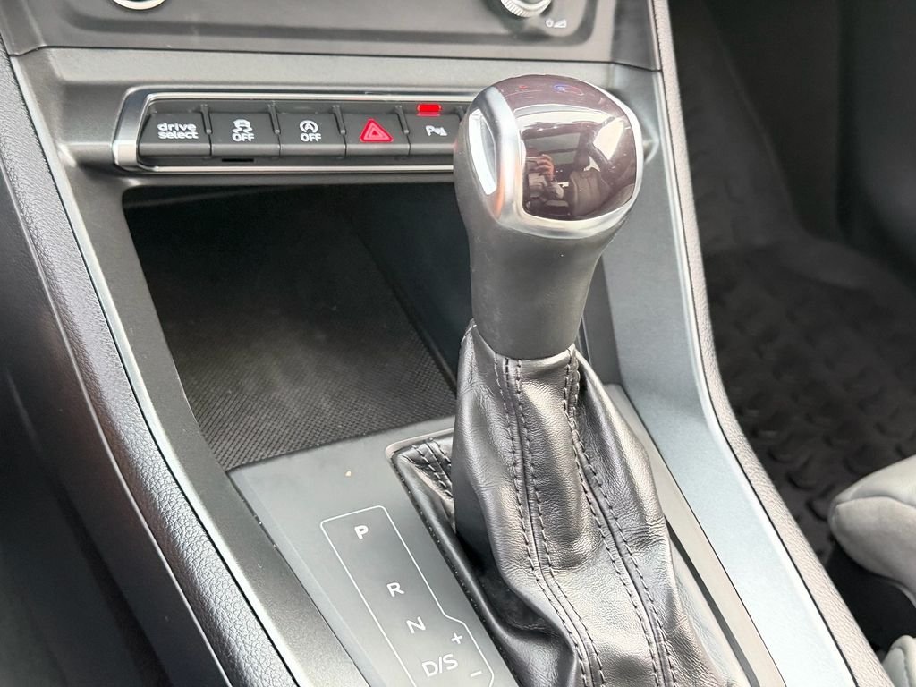 Used 2022 White Audi Premium image 25
