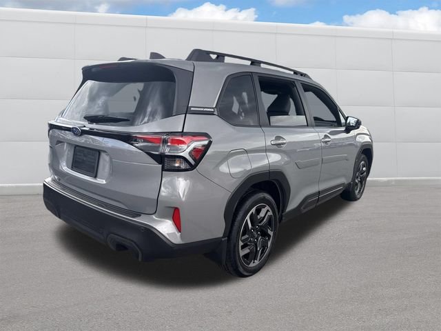 Used 2025 Riverrock Green Subaru Limited image 9