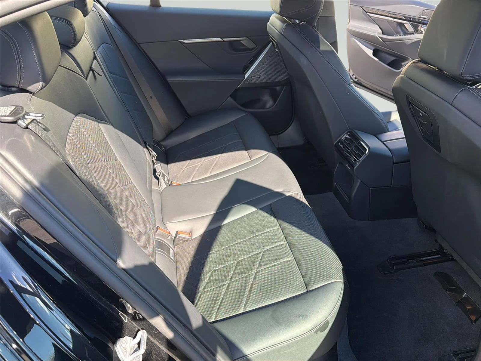2026 BMW 5 Series 530i - Photo 28