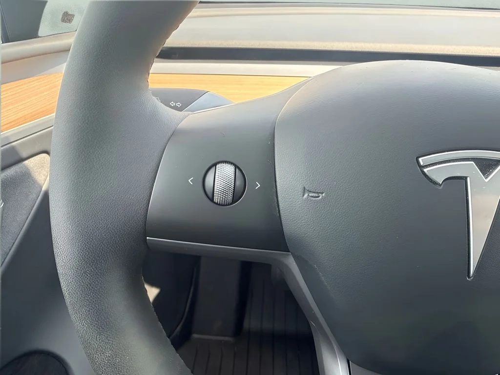 Used 2025  Tesla Long Range image 15