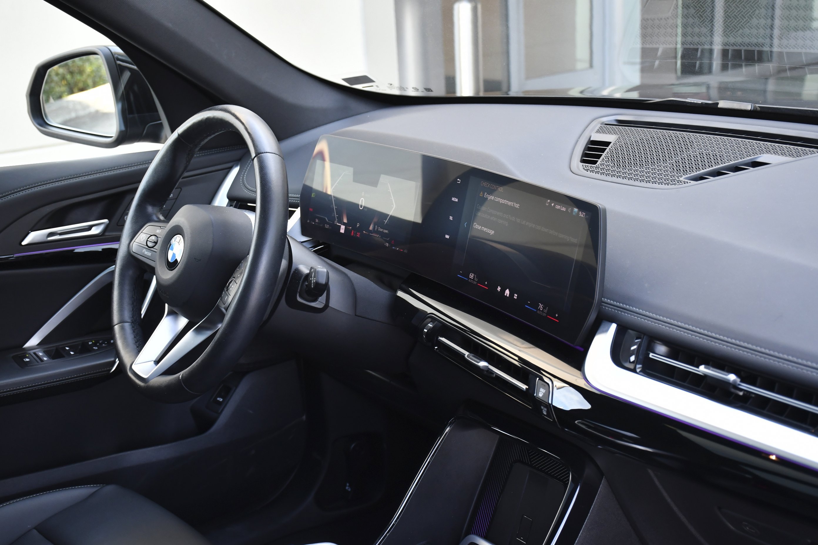 Used 2025 Black Sapphire Metallic BMW xDrive28i image 27
