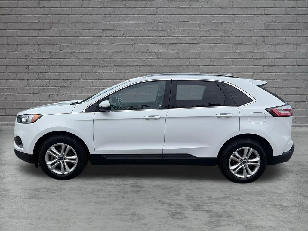Used 2020 Oxford White Ford SEL image 3