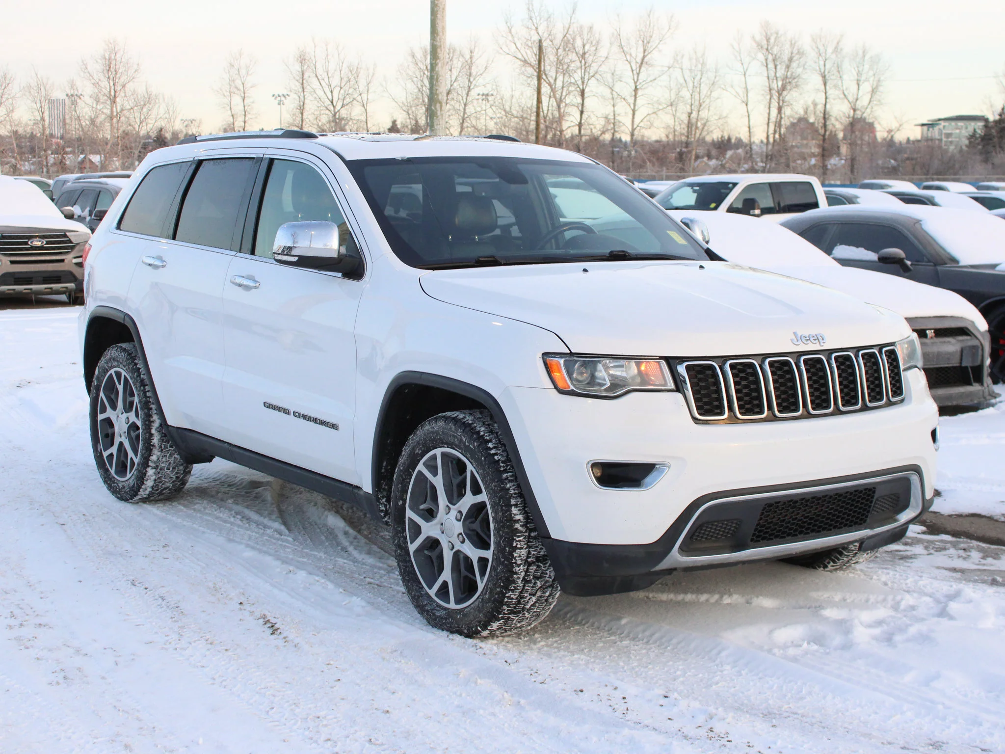 Used 2019 White Jeep Limited * No Accidents | Heated Seats | Apple CarPlay | V6 | Sunroof image 8