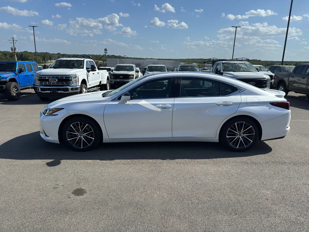 Used 2023 Eminent White Pearl Lexus Luxury image 8