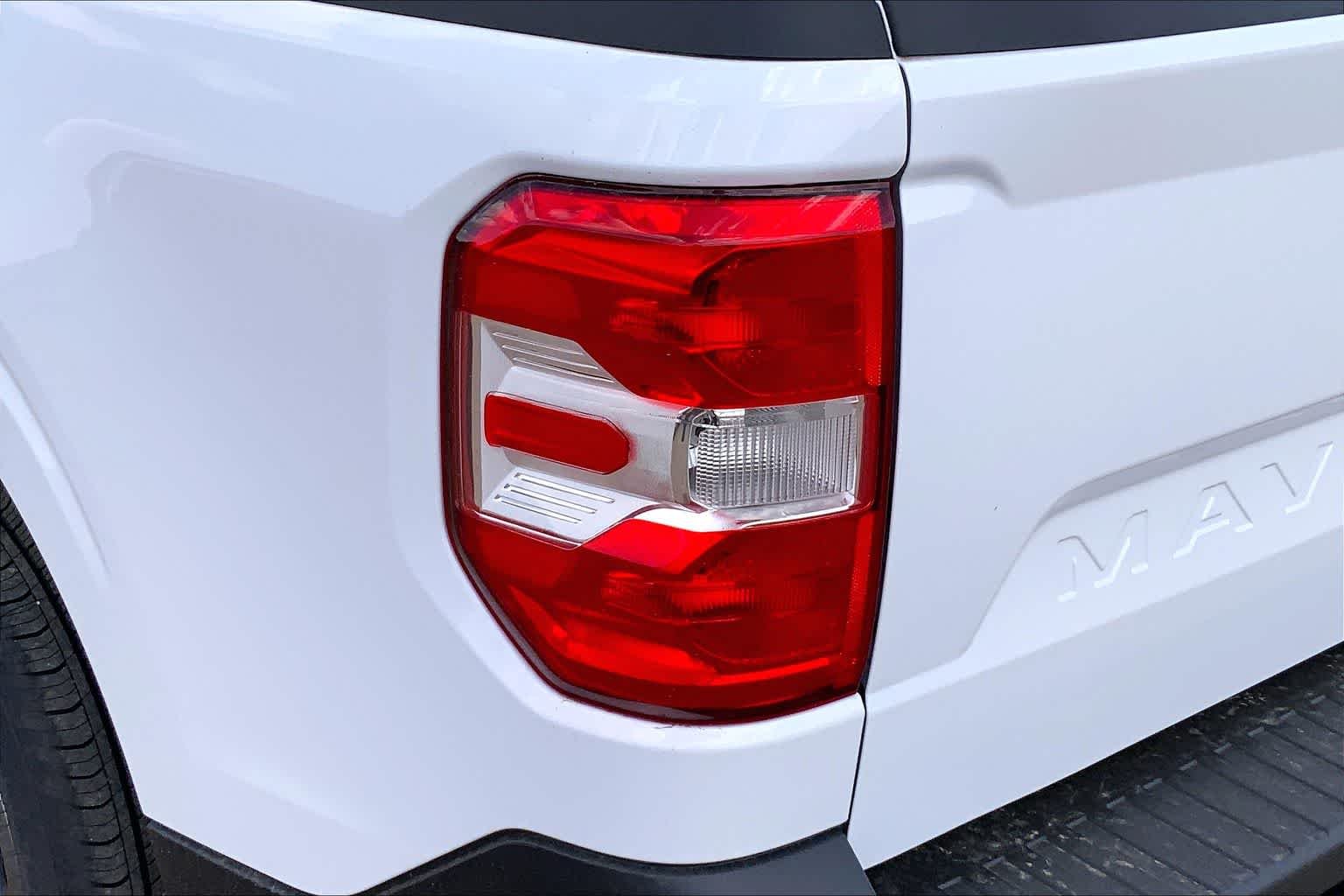 New 2026 Oxford White Ford XLT image 14