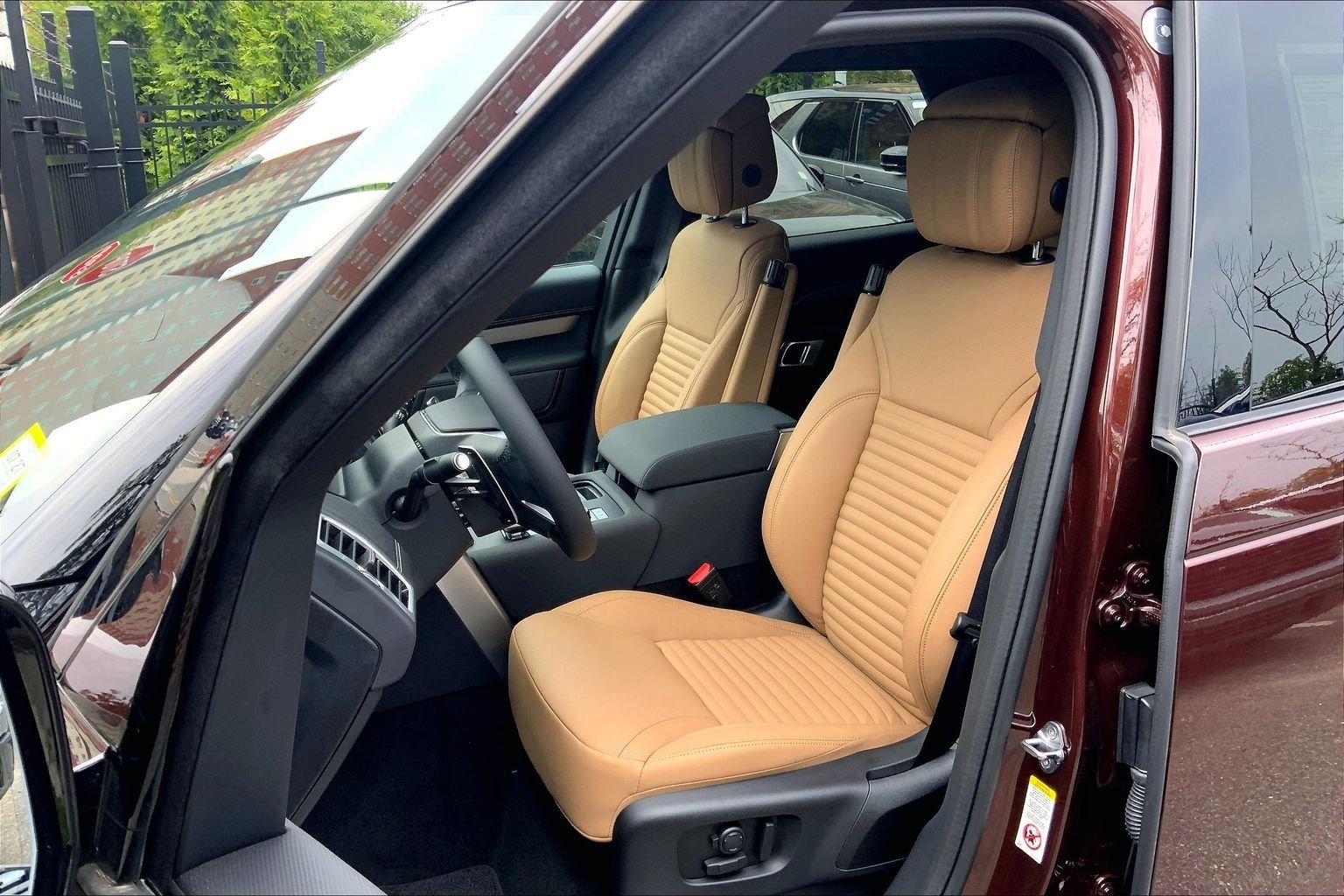 New 2026 Sedona Red Land Rover Gemini Edition image 9