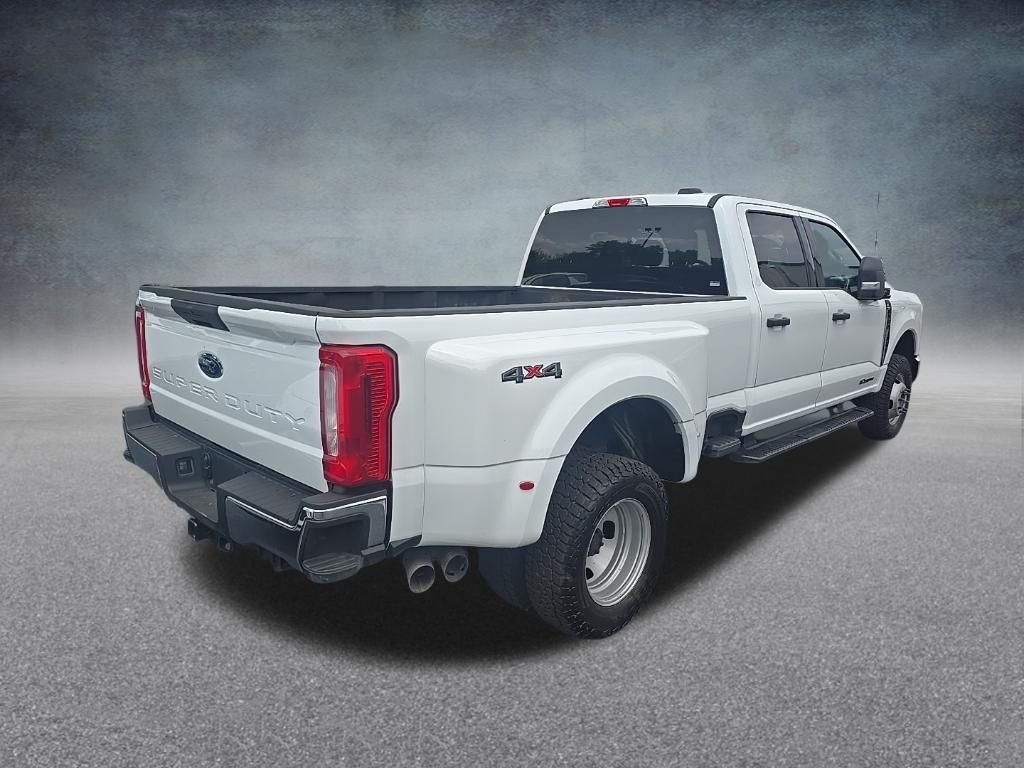 Used 2026 Oxford White Ford XLT image 8