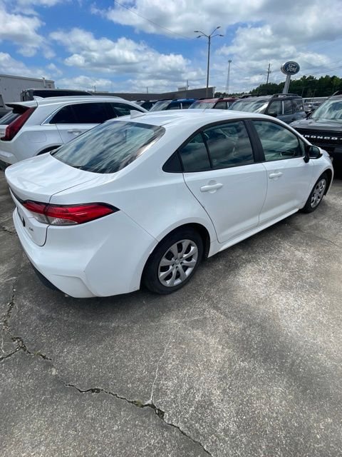 Used 2023 White Toyota LE image 3